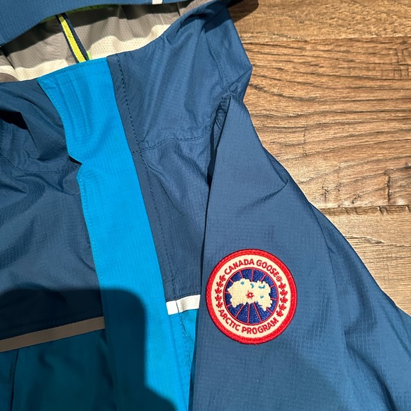 Kids Canada goose rain jacket 4/5 - Picture 2 of 5